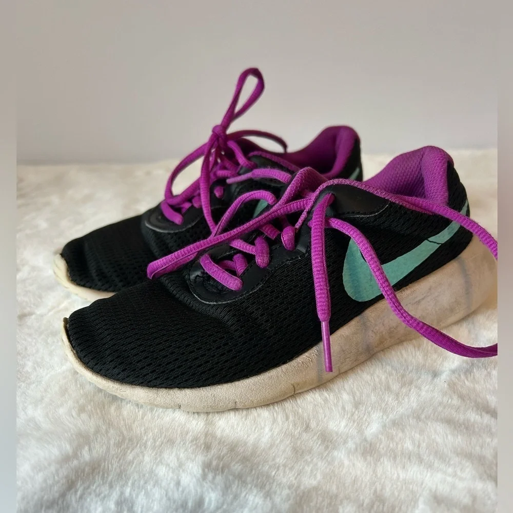 Nike Youth Tanjun Sneakers Black Purple Teal Swoosh Size 1.5